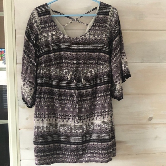 Charlotte Russe Boho Bell Sleeve Top - Picture 1 of 8
